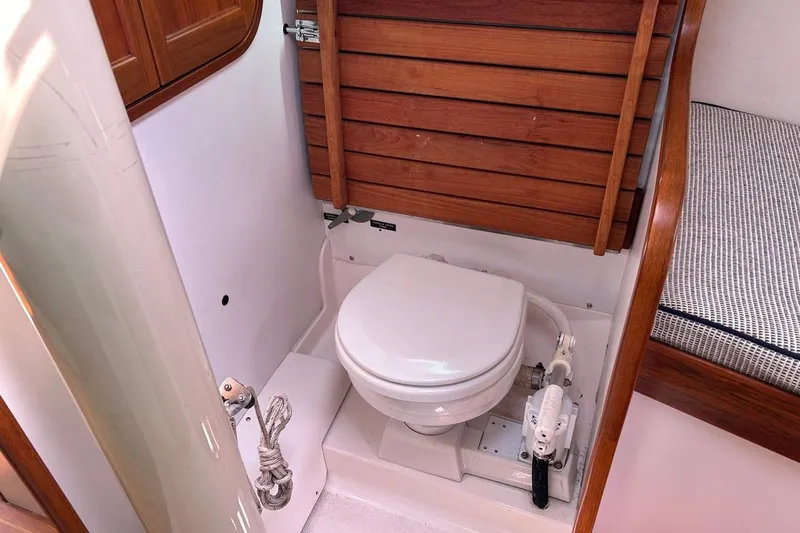 Slide: The Image of GALLUP, 2011 ALERION 33 - 30