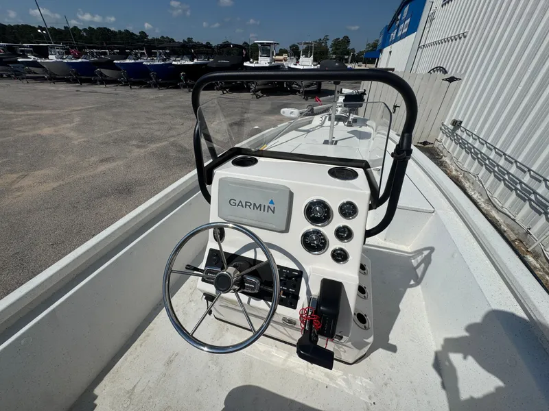 Slide: The Image of 2020 VEXUS AVX 2180 CC - Image 10 - 10