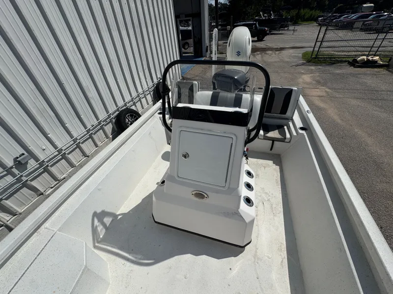 Slide: The Image of 2020 VEXUS AVX 2180 CC - Image 13 - 13