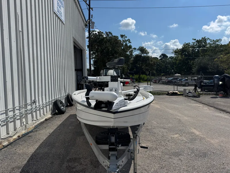 Slide: The Image of 2020 VEXUS AVX 2180 CC - Image 3 - 3