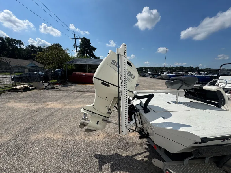 Slide: The Image of 2020 VEXUS AVX 2180 CC - Image 6 - 6