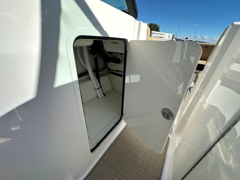 Slide: The Image of Sea Ray SDX 230 Surf 2026 - 24