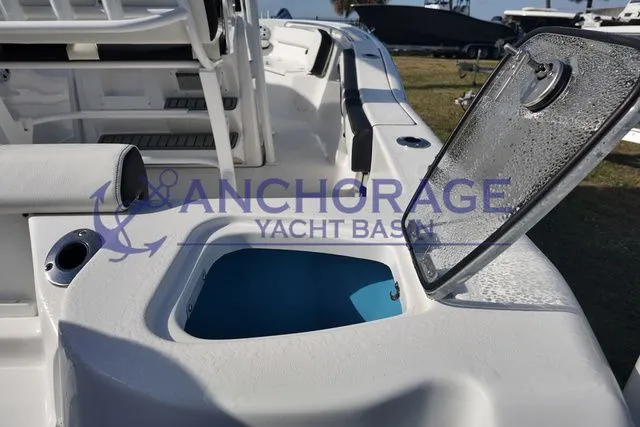 Slide: The Image of Tidewater 210 CC Adventure 2027 - 8
