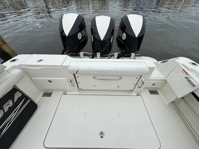 Slide: The Image of Hydra-Sports 3400 CC 2015 - 24