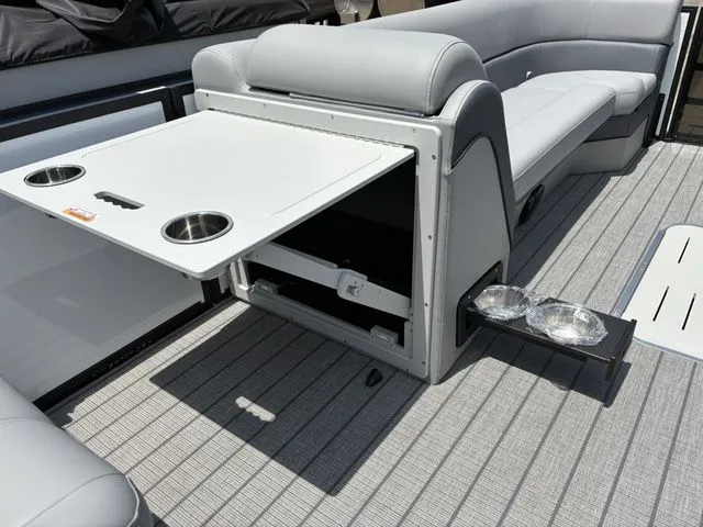 Slide: The Image of Bentley Pontoons 25 Elite QSB / MERCURY 250 XL 2026 - 17