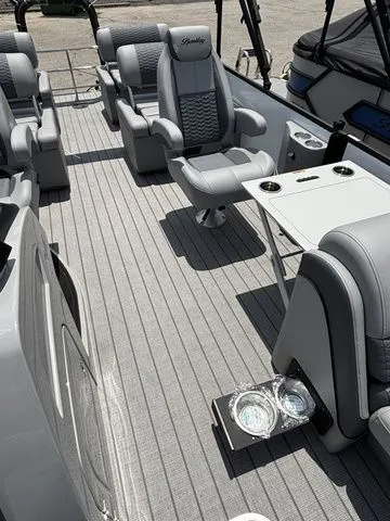 Slide: The Image of Bentley Pontoons 25 Elite QSB / MERCURY 250 XL 2026 - 18