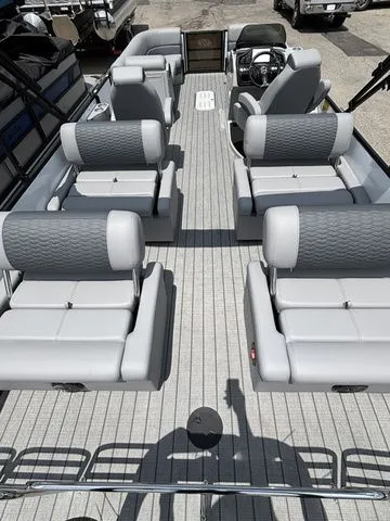 Slide: The Image of Bentley Pontoons 25 Elite QSB / MERCURY 250 XL 2026 - 28