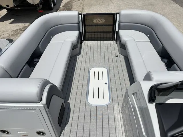 Slide: The Image of Bentley Pontoons 25 Elite QSB / MERCURY 250 XL 2026 - 29