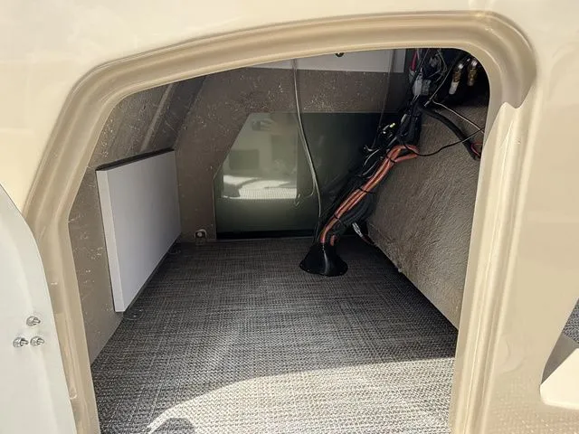 Slide: The Image of Bentley Pontoons 223 Legacy Navigator / Suzuki 150Hp 2026 - 17