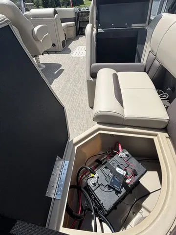 Slide: The Image of Bentley Pontoons 223 Legacy Navigator / Suzuki 150Hp 2026 - 26