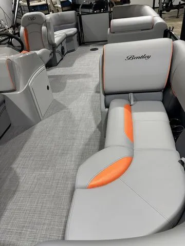 Slide: The Image of Bentley Pontoons Bolt 223 / DF150ATL5 2026 - 11