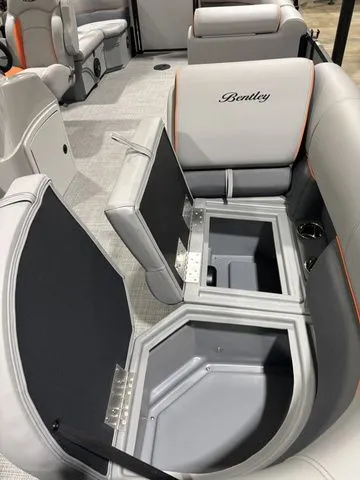 Slide: The Image of Bentley Pontoons Bolt 223 / DF150ATL5 2026 - 12