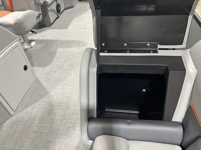 Slide: The Image of Bentley Pontoons Bolt 223 / DF150ATL5 2026 - 13