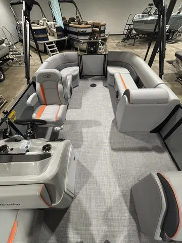 Slide: The Image of Bentley Pontoons Bolt 223 / DF150ATL5 2026 - 14