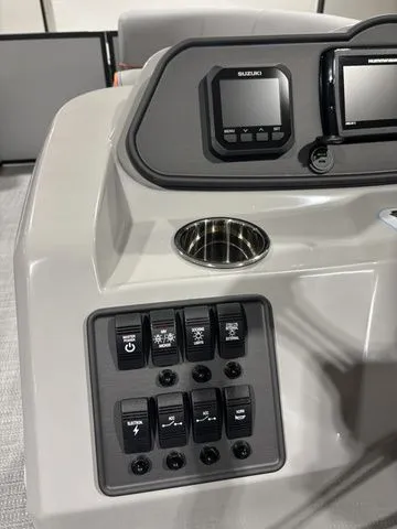 Slide: The Image of Bentley Pontoons Bolt 223 / DF150ATL5 2026 - 16