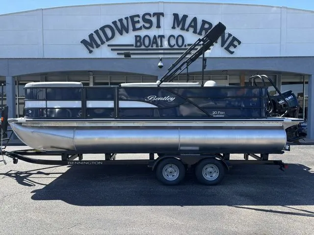 Slide: The Image of Bentley Pontoons Fish 200 Fish-N-Cruise / DF90ATLW5 2026 - 1