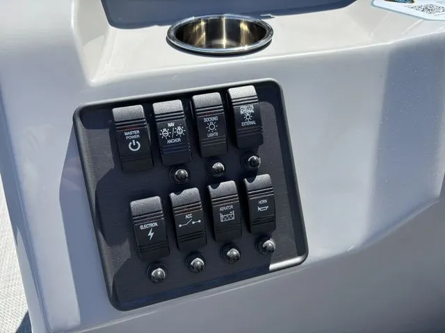 Slide: The Image of Bentley Pontoons Fish 200 Fish-N-Cruise / DF90ATLW5 2026 - 20