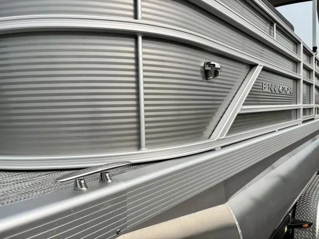 Slide: The Image of Bennington Bennington 22 SSB / Yamaha F 150 XC 2025 - 20