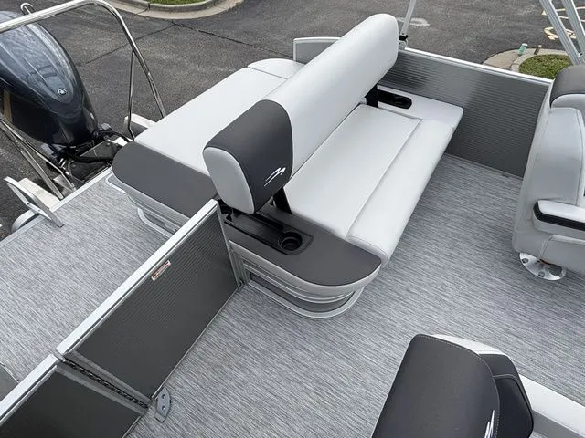 Slide: The Image of Bennington 22 SSB / YAMAHA VF150 2026 - 22