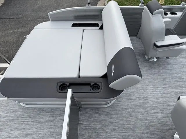 Slide: The Image of Bennington 22 SSB / YAMAHA VF150 2026 - 23