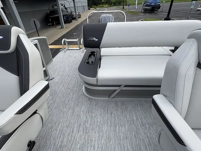 Slide: The Image of Bennington 22 SSB / YAMAHA VF150 2026 - 28