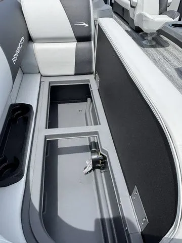 Slide: The Image of Bennington 22 SSR / YAMAHA VF150 2026 - 10