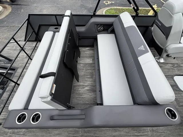 Slide: The Image of Viaggio X22S/ SUZUKI DF200 ATXSS5 2026 - 27