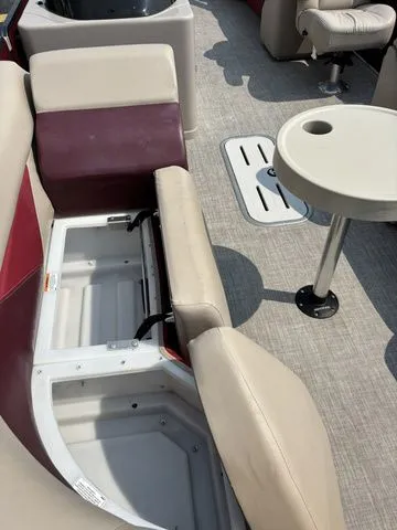 Slide: The Image of Palm Beach 240 / Mercury 150 2017 - 10