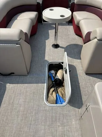 Slide: The Image of Palm Beach 240 / Mercury 150 2017 - 15