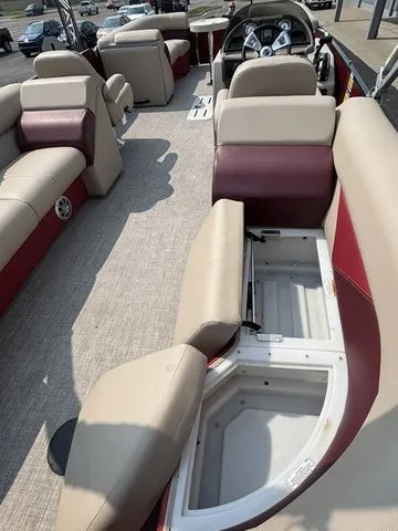 Slide: The Image of Palm Beach 240 / Mercury 150 2017 - 26