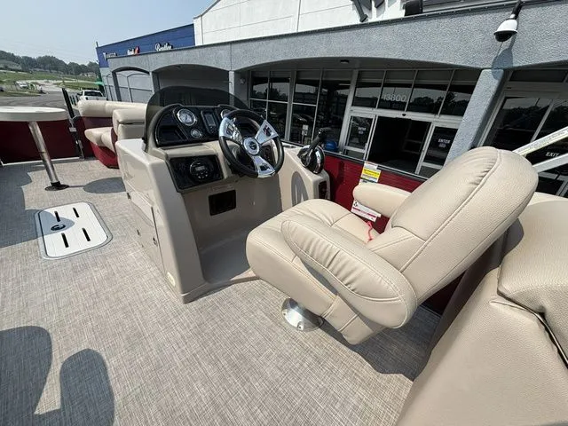 Slide: The Image of Palm Beach 240 / Mercury 150 2017 - 29