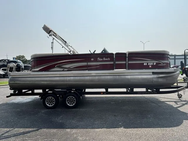 Slide: The Image of Palm Beach 240 / Mercury 150 2017 - 4