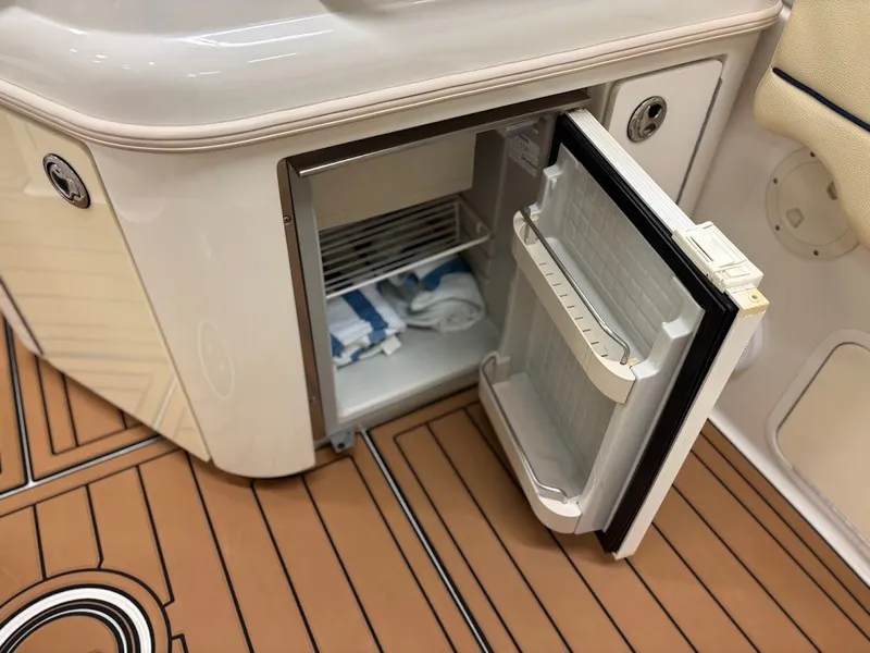 Slide: The Image of 2003 Chris-Craft Launch 28 13 - 13