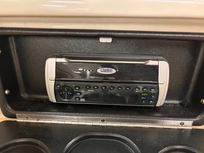 Slide: The Image of 2003 Chris-Craft Launch 28 16 - 16