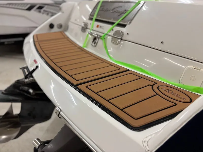 Slide: The Image of 2003 Chris-Craft Launch 28 6 - 6