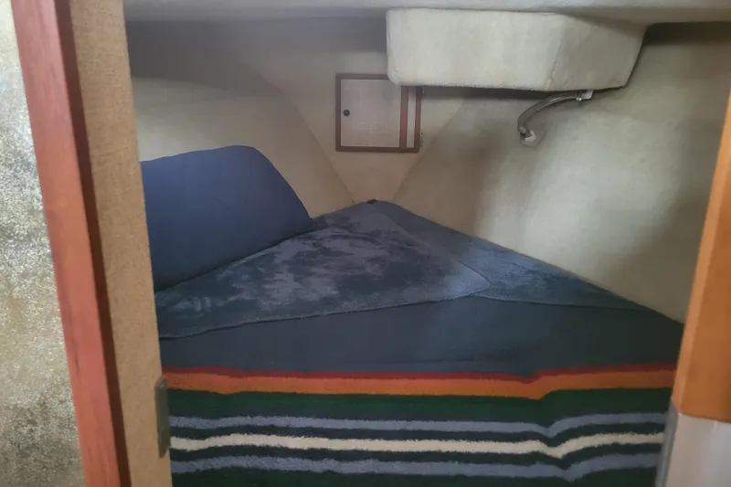 Slide: The Image of Bayliner 3270 Explorer 1981 - 19