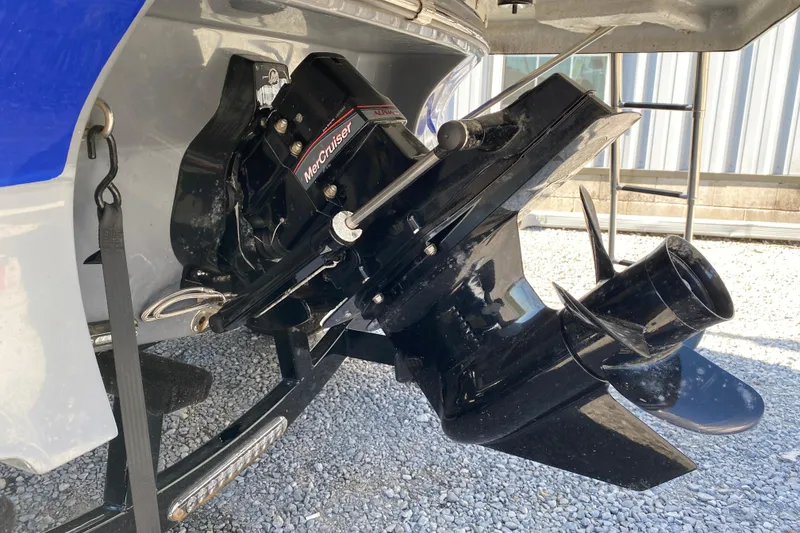 Slide: The Image of 2022 Starcraft Star Step 221 E I/O boat with MerCruiser engine detail. - 8
