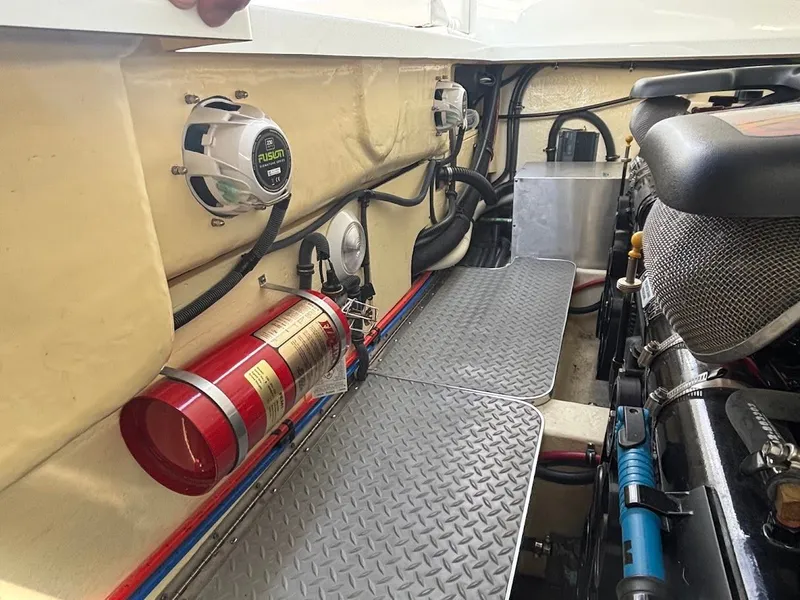 Slide: The Image of 2006 Formula 330 Sun Sport 18 - 18