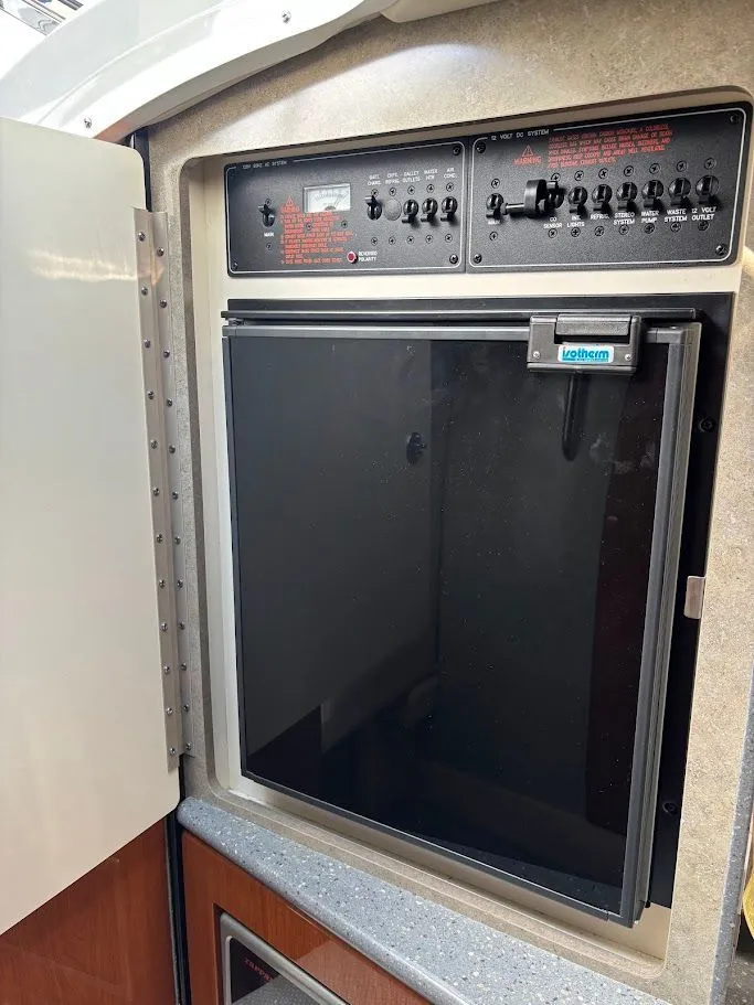 Slide: The Image of 2006 Formula 330 Sun Sport 21 - 21