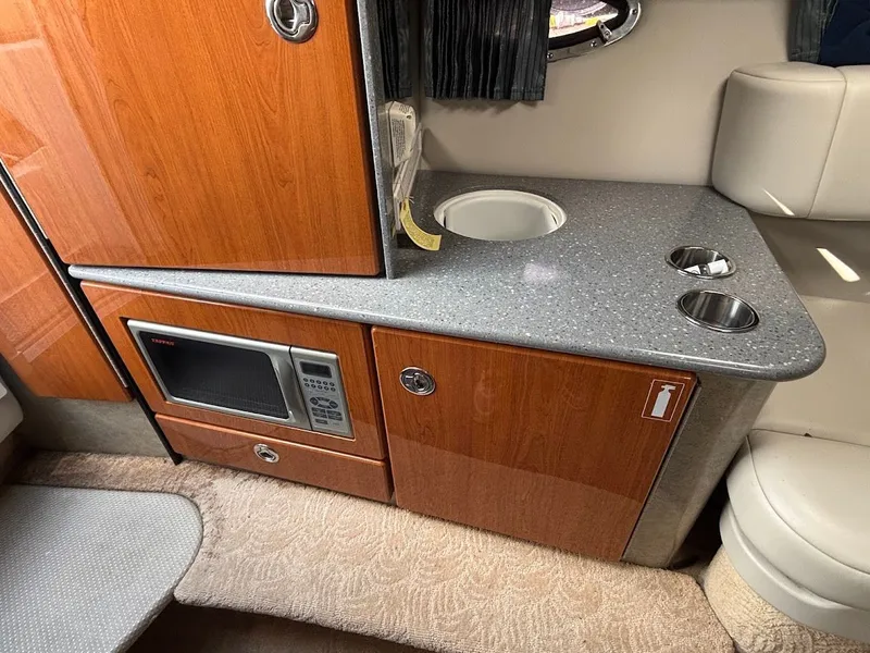 Slide: The Image of 2006 Formula 330 Sun Sport 23 - 23