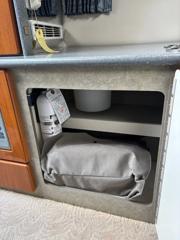 Slide: The Image of 2006 Formula 330 Sun Sport 24 - 24