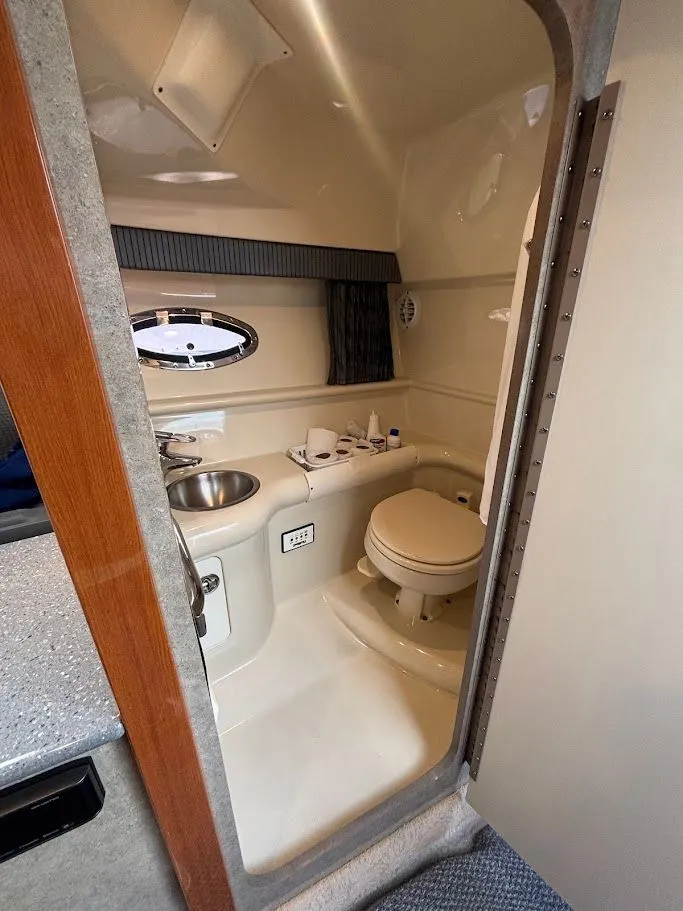 Slide: The Image of 2006 Formula 330 Sun Sport 27 - 27