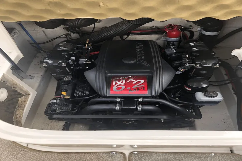 Slide: The Image of Sea Ray 240 Sundancer 2001 - 13