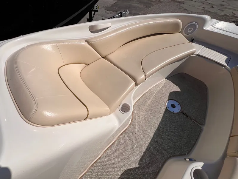 Slide: The Image of Sea Ray 240 Sundancer 2001 - 16