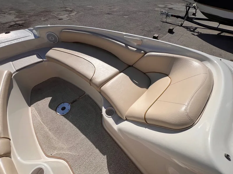 Slide: The Image of Sea Ray 240 Sundancer 2001 - 17