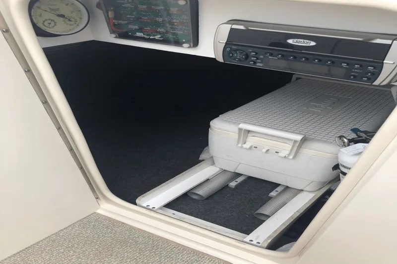 Slide: The Image of Sea Ray 240 Sundancer 2001 - 7