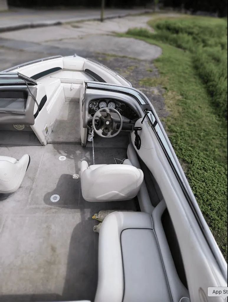 Slide: The Image of Crownline Boats 225 BR 2000 - 7