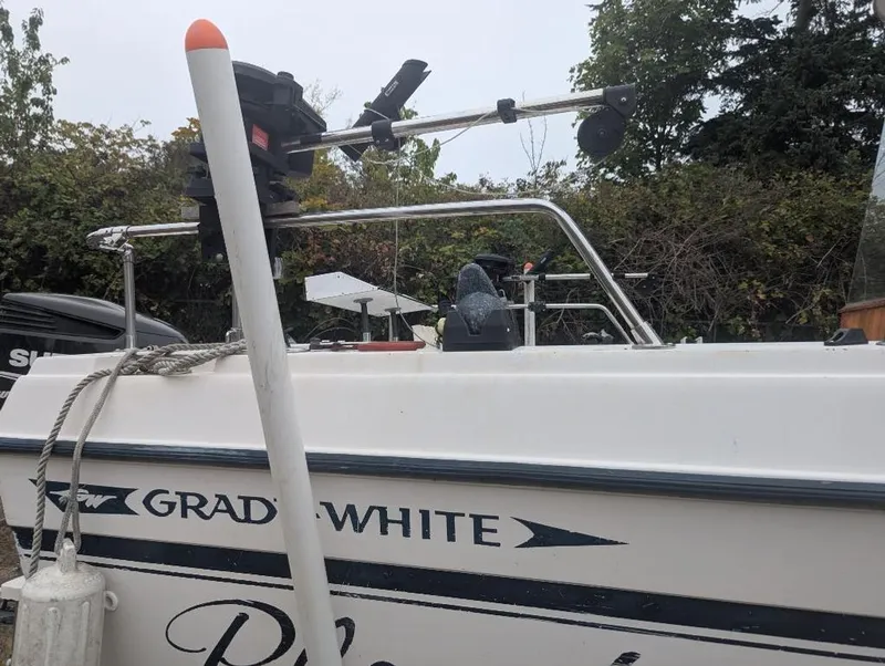 Slide: The Image of Grady-White Gulfstream 1990 - 12