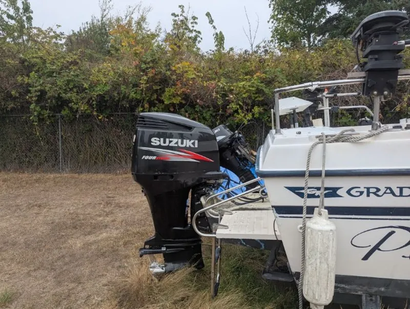 Slide: The Image of Grady-White Gulfstream 1990 - 13