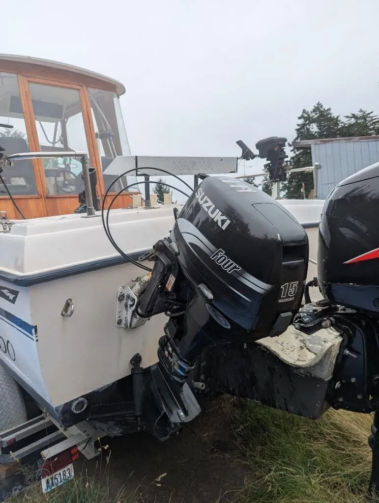 Slide: The Image of Grady-White Gulfstream 1990 - 15